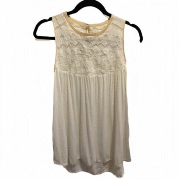 WILFRED Aritzia embroidered white tank. - Picture 1 of 7